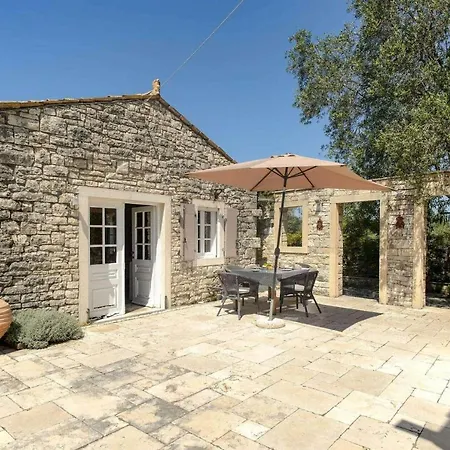 Villa Akeso Longós
