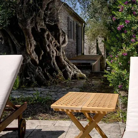 Villa Akeso Longós