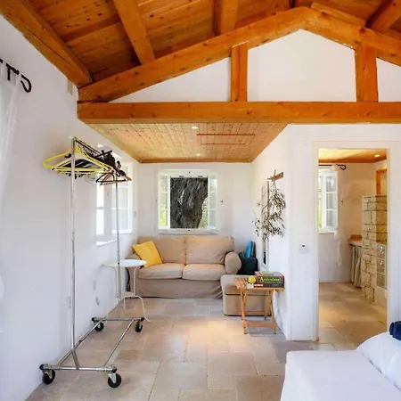 Akeso Villa *